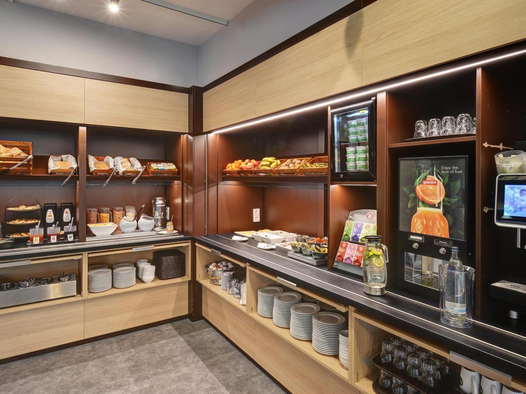 B&B Hotel Kassel-Industriepark Екстериор снимка
